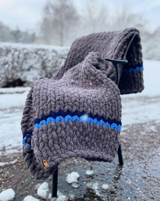November Sky Chunky Knit Blanket Handmade Dark Gray