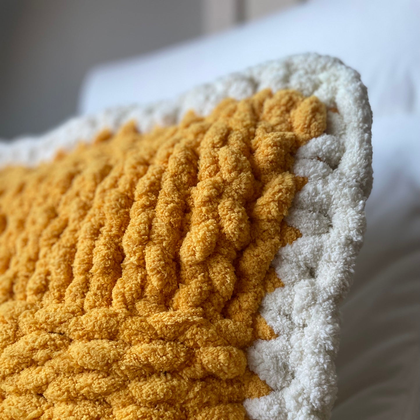 2 in 1 California Cushion Cover | Finger-Knit