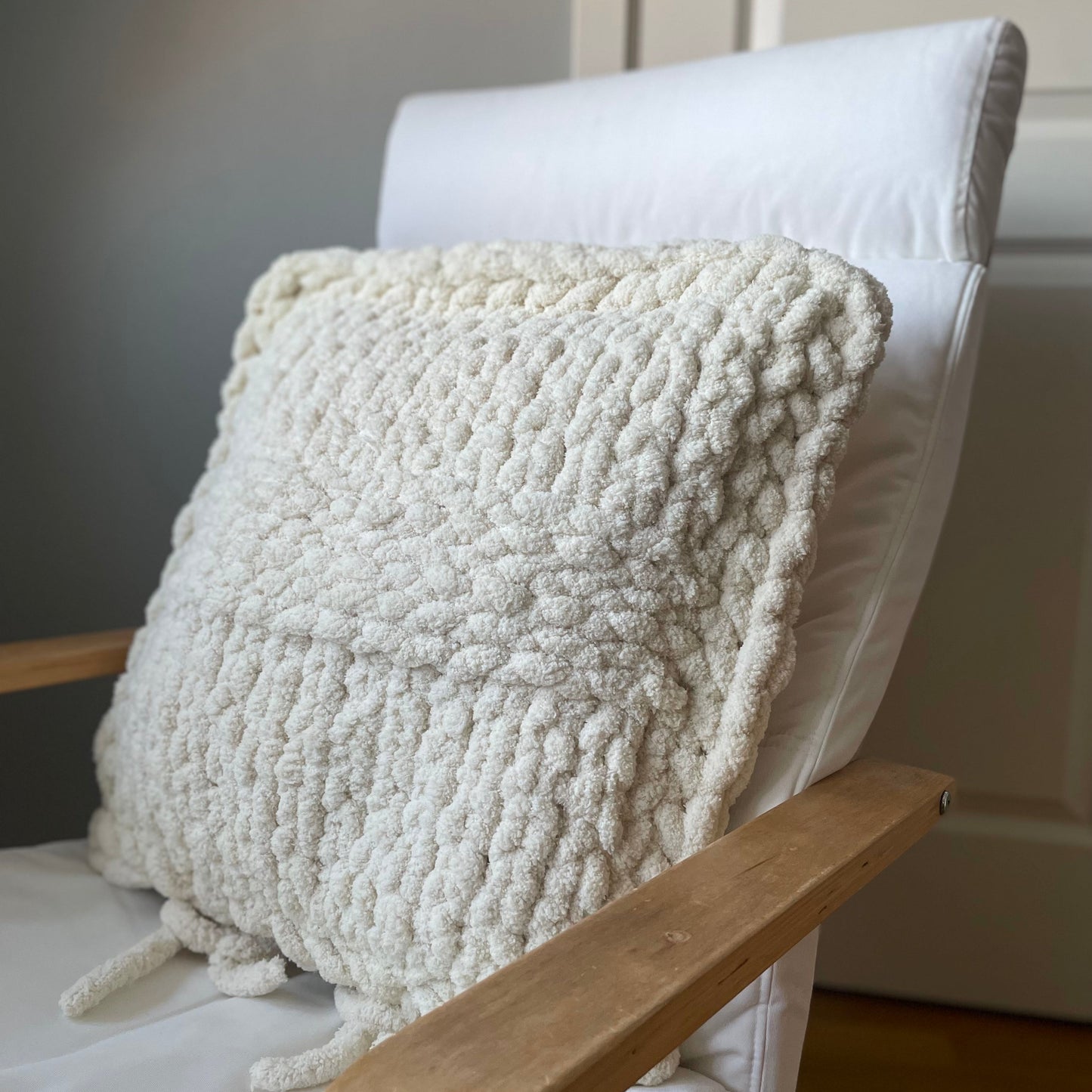 2 in 1 California Cushion Cover | Finger-Knit