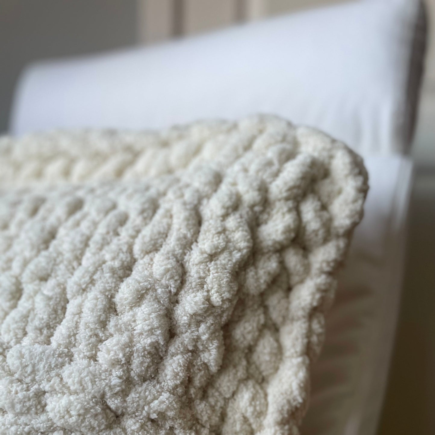 2 in 1 California Cushion Cover | Finger-Knit