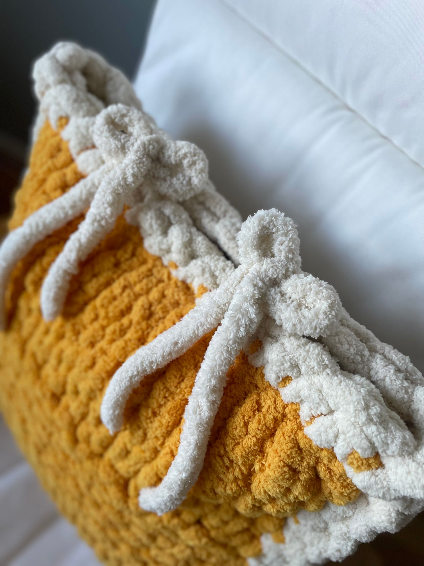 2 in 1 California Cushion Cover | Finger-Knit